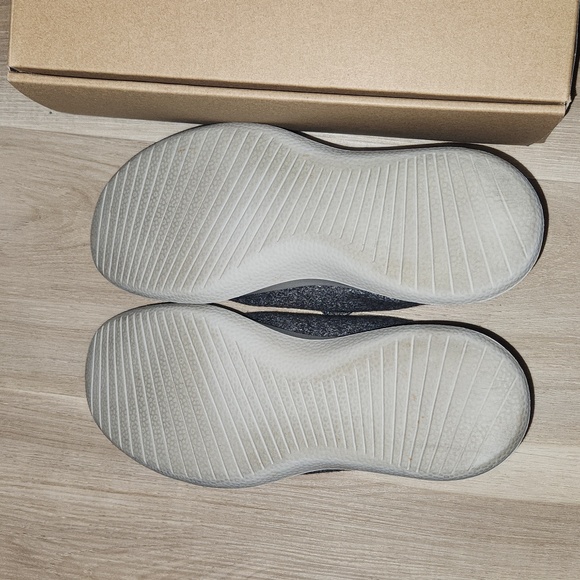 Allbirds Wool Runners Natural Gray Lace Up Fabric Sneaker - Picture 2 of 4